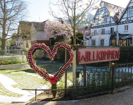 Osterbrunnen im Kurpark