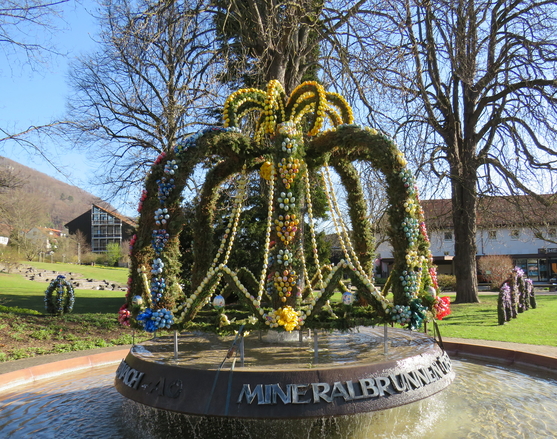 Osterbrunnen im Kurprk